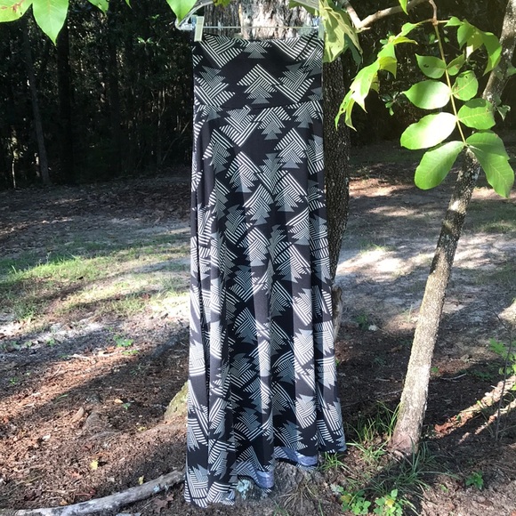 LuLaRoe Dresses & Skirts - LuLaRoe XXS Long Black/Beige Geometric Pat. Skirt